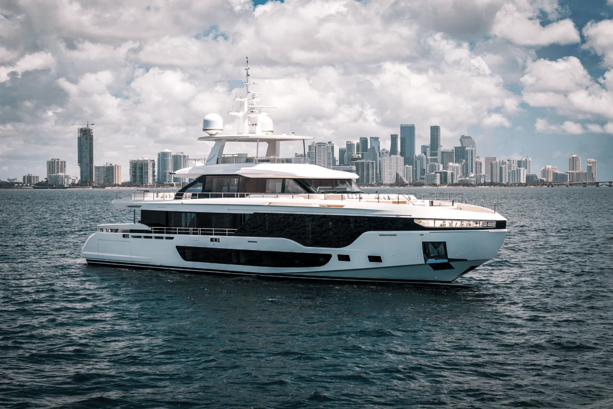 125 Azimut Grande