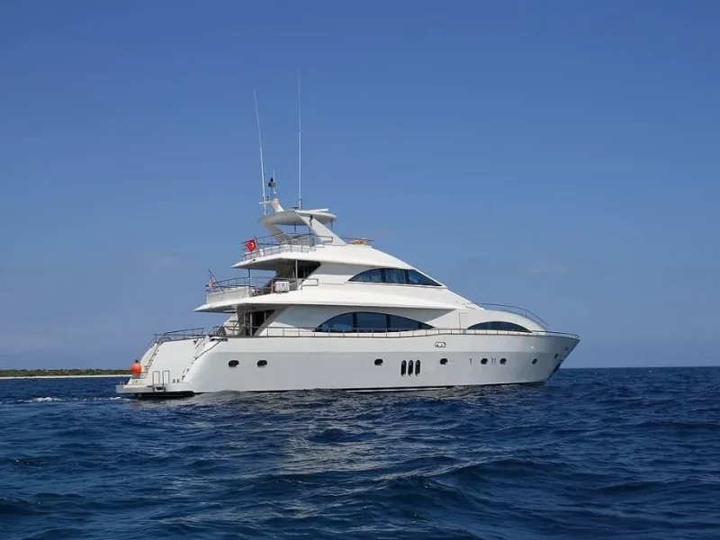 Dream Luxury Yacht with Jacuzzi (32m)